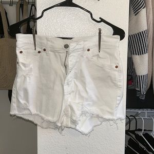 Levi white shorts